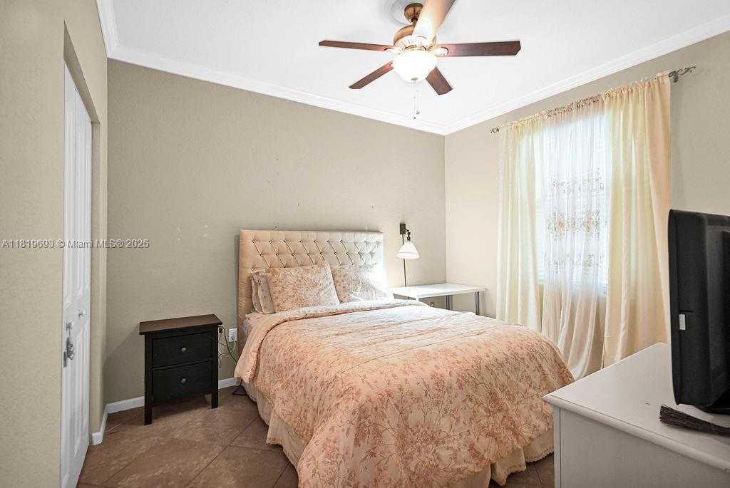 Small Image of 8986 SOUTH WEST 214TH TER, Cutler Bay Number 29