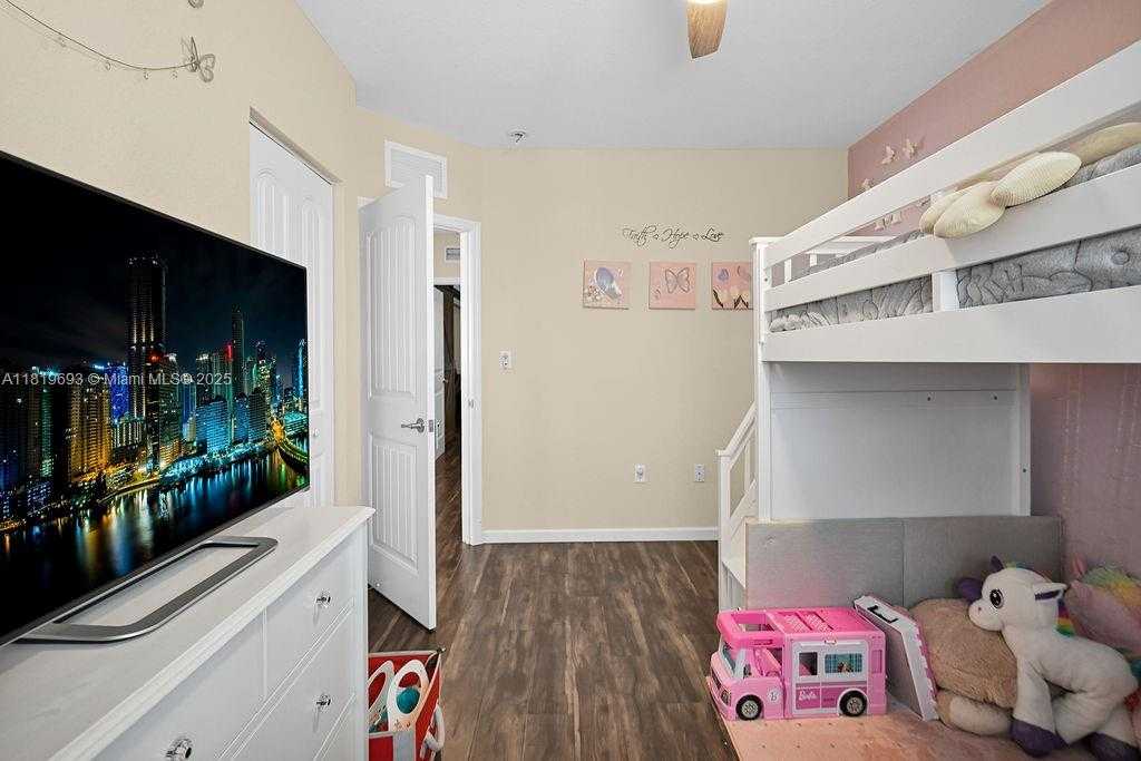 Small Image of 8986 SOUTH WEST 214TH TER, Cutler Bay Number 33