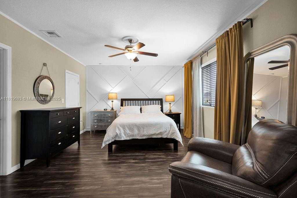 Small Image of 8986 SOUTH WEST 214TH TER, Cutler Bay Number 38