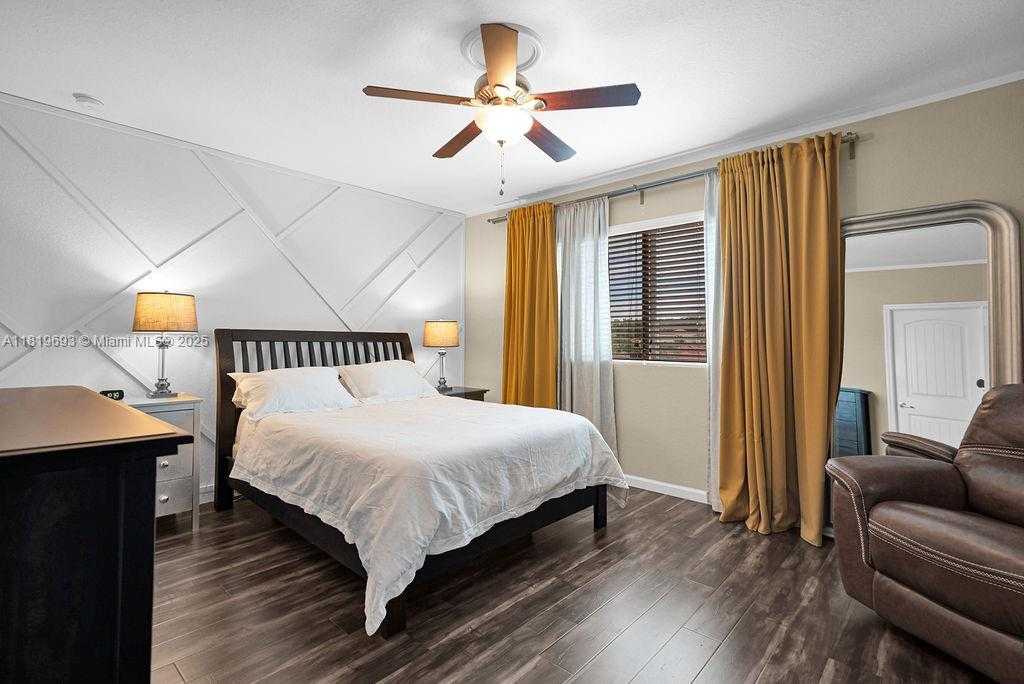 Small Image of 8986 SOUTH WEST 214TH TER, Cutler Bay Number 39