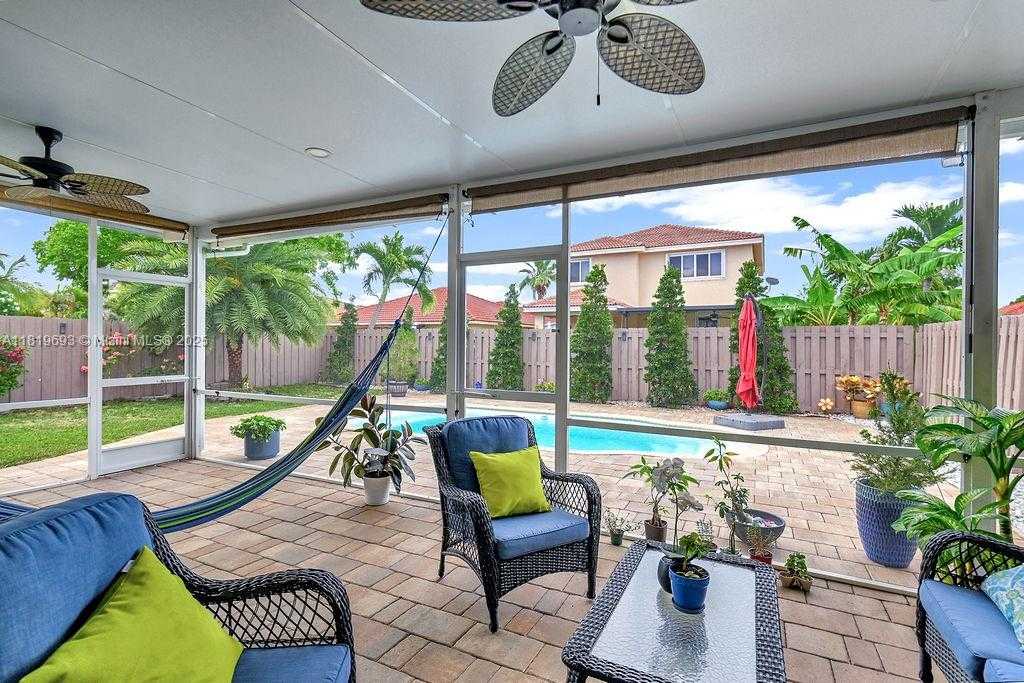 Small Image of 8986 SOUTH WEST 214TH TER, Cutler Bay Number 4