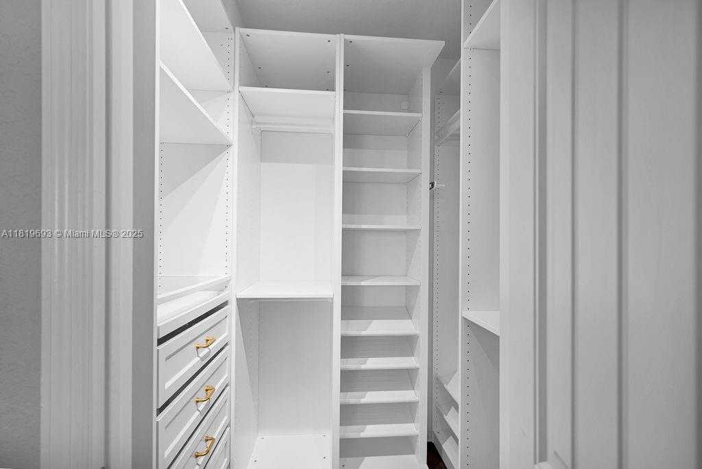 Small Image of 8986 SOUTH WEST 214TH TER, Cutler Bay Number 43