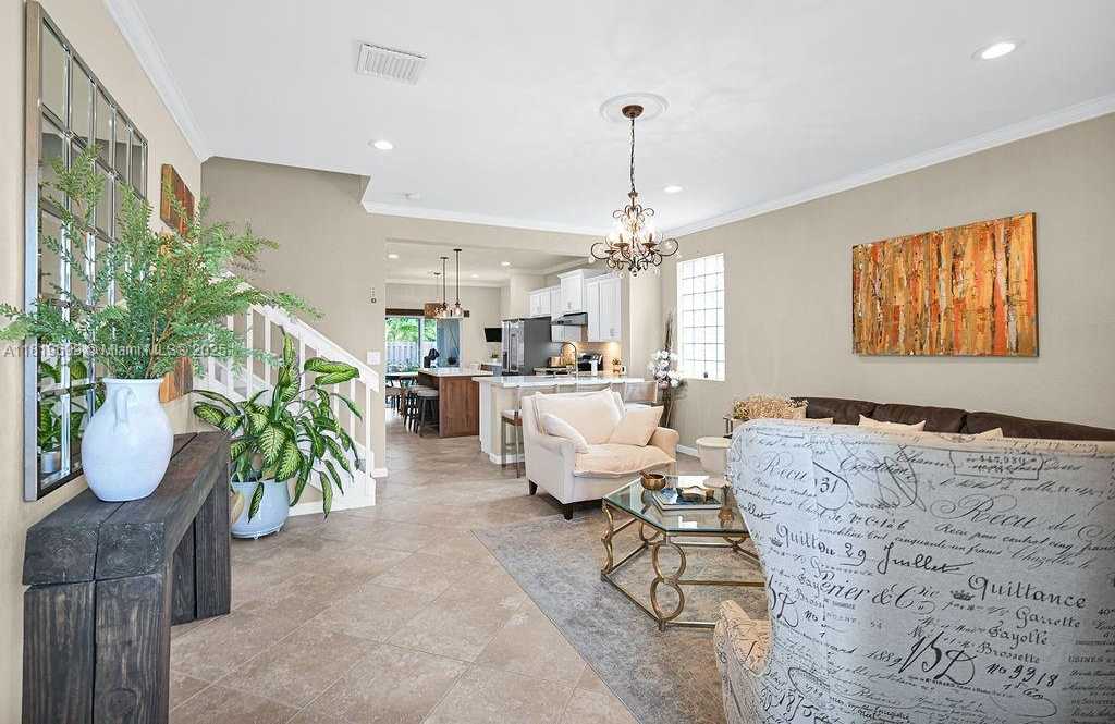 Small Image of 8986 SOUTH WEST 214TH TER, Cutler Bay Number 9