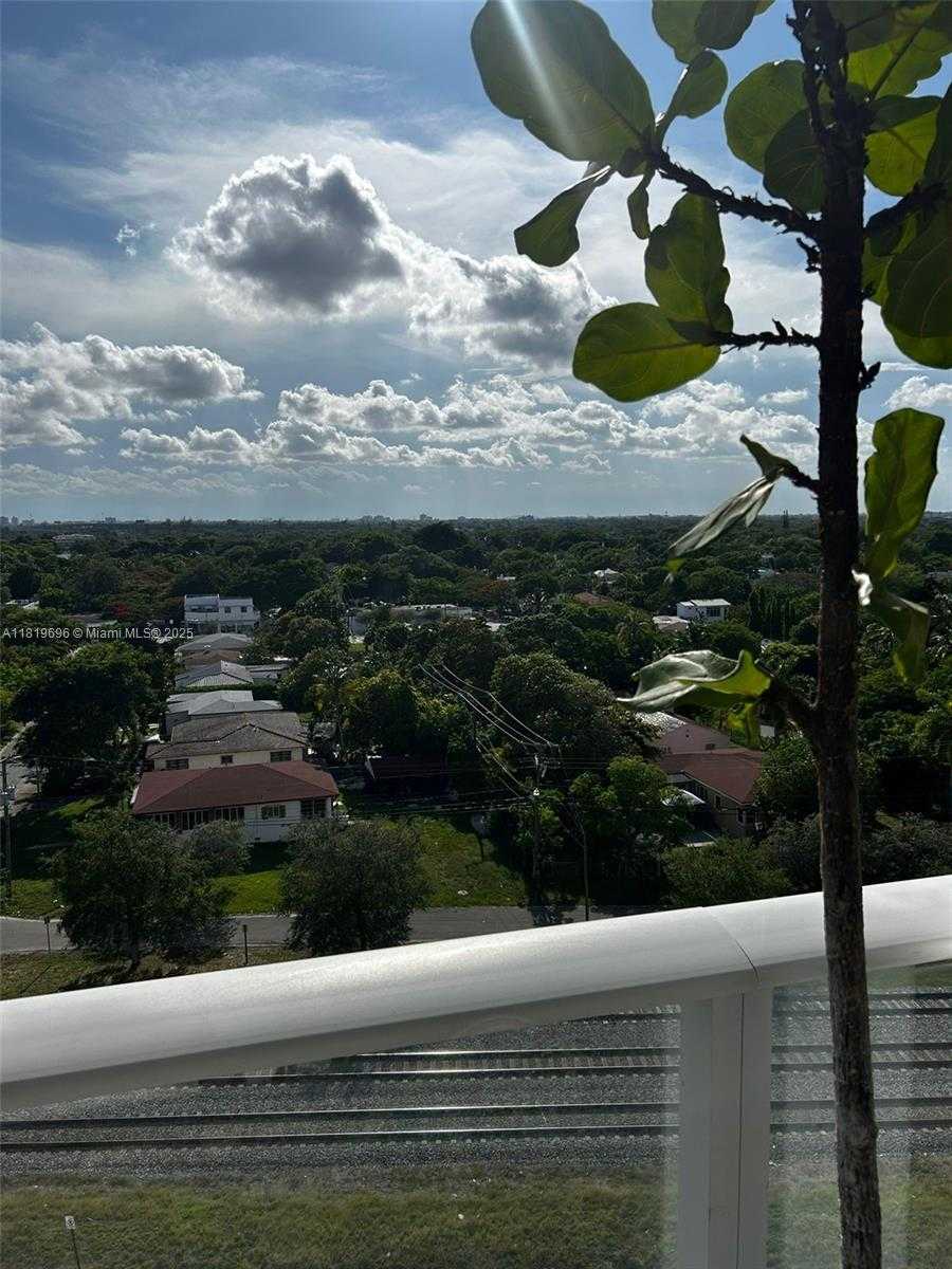 Small Image of 4250 BISCAYNE BLVD #912, Miami Number 2