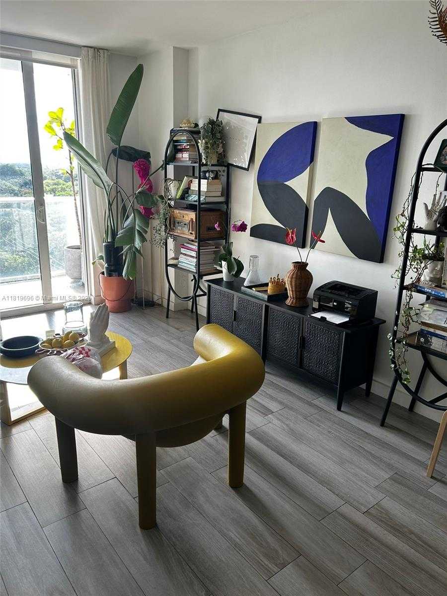 Small Image of 4250 BISCAYNE BLVD #912, Miami Number 3