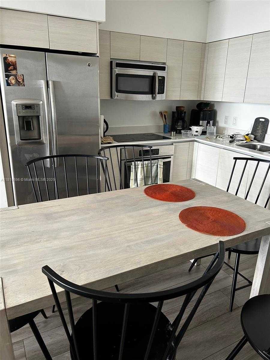 Small Image of 4250 BISCAYNE BLVD #912, Miami Number 5
