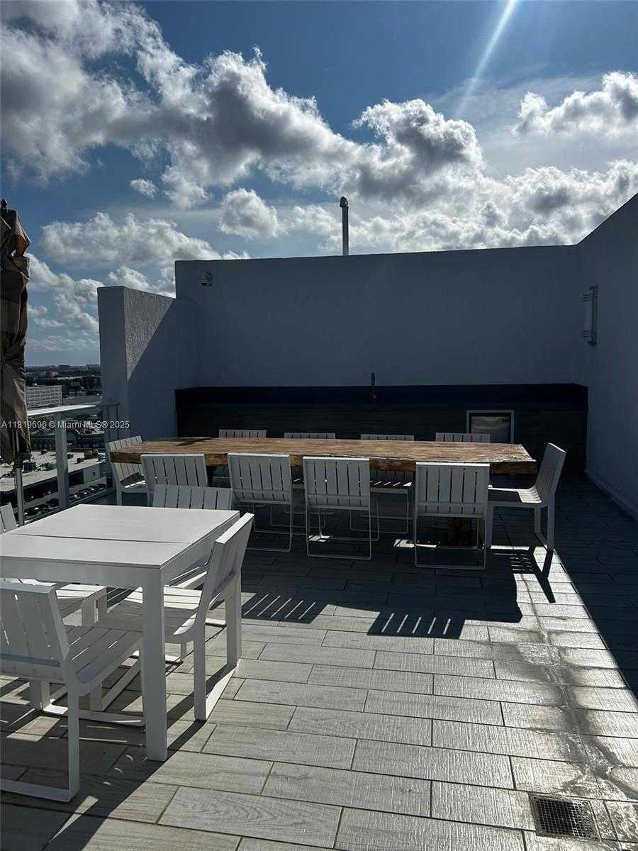 Small Image of 4250 BISCAYNE BLVD #912, Miami Number 7