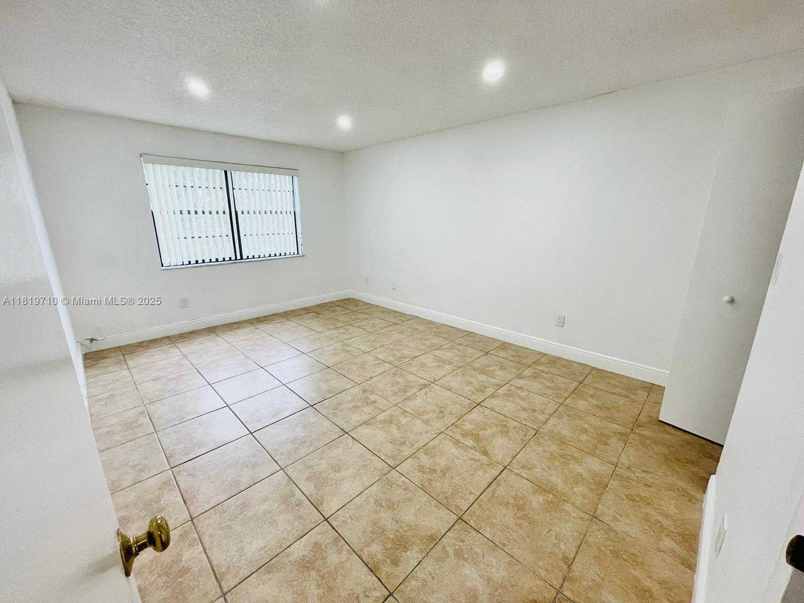 Small Image of 9301 SOUTH WEST 92ND #A306, Miami Number 12