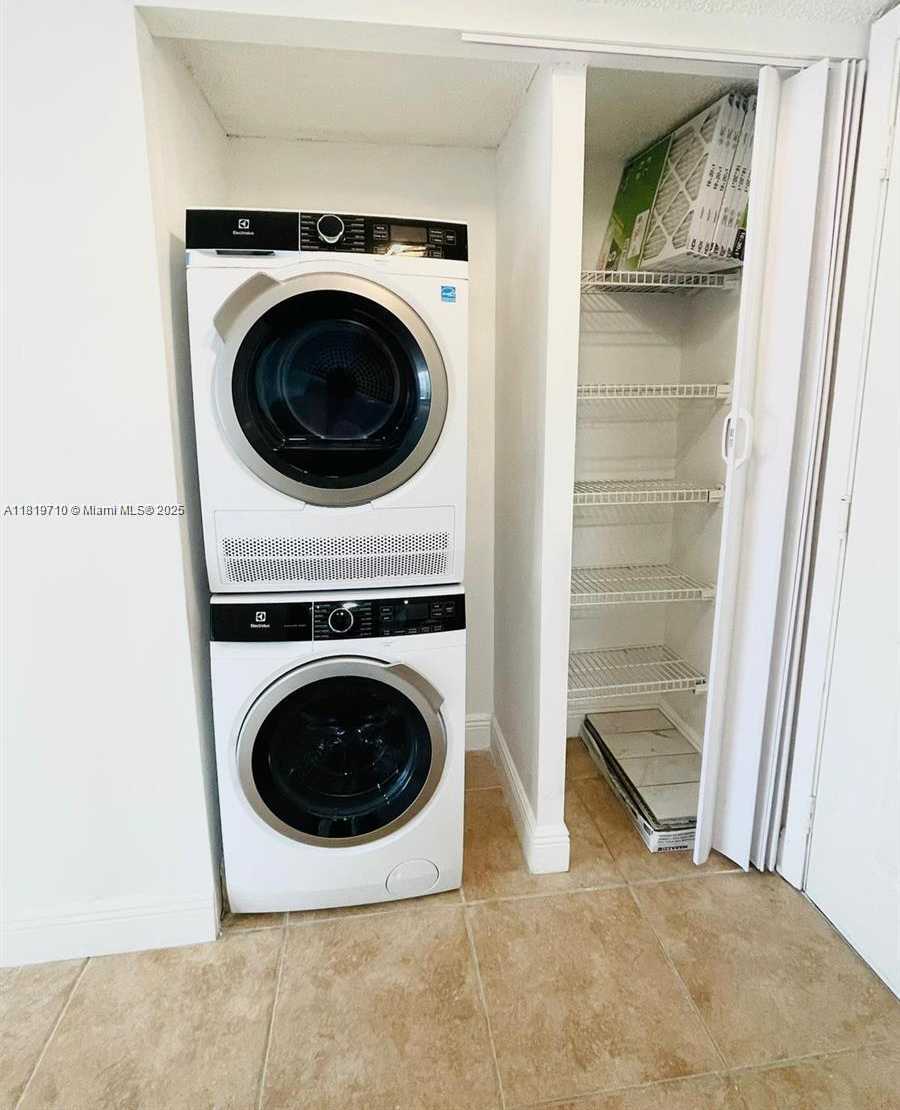Small Image of 9301 SOUTH WEST 92ND #A306, Miami Number 4