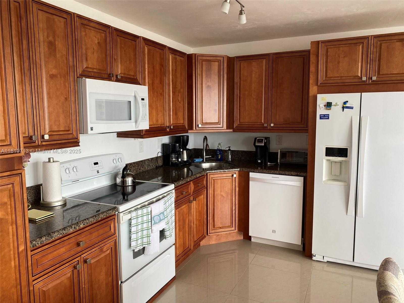 Small Image of 3111 NORTH OCEAN DR #611, Hollywood Number 2