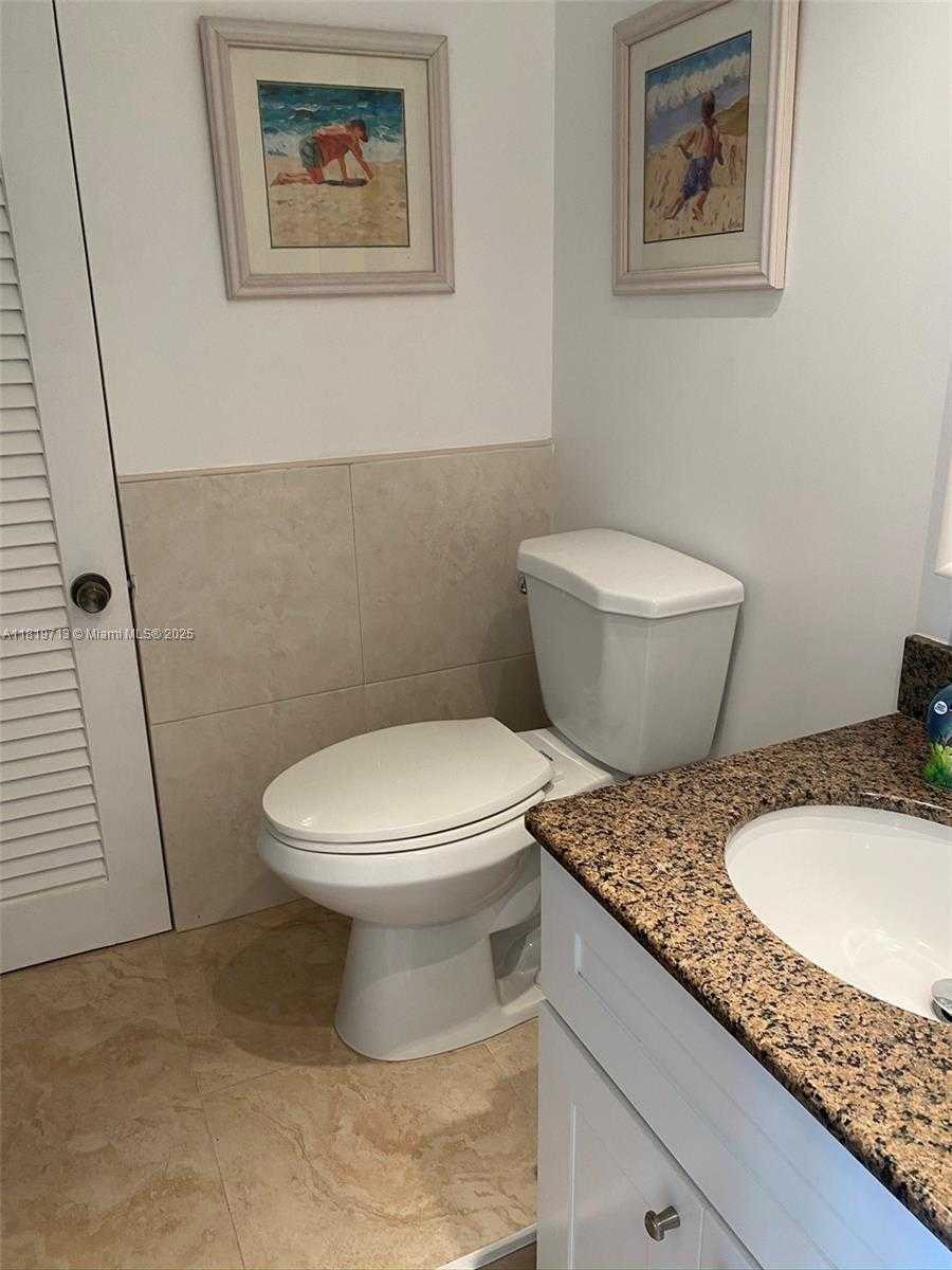 Small Image of 3111 NORTH OCEAN DR #611, Hollywood Number 9