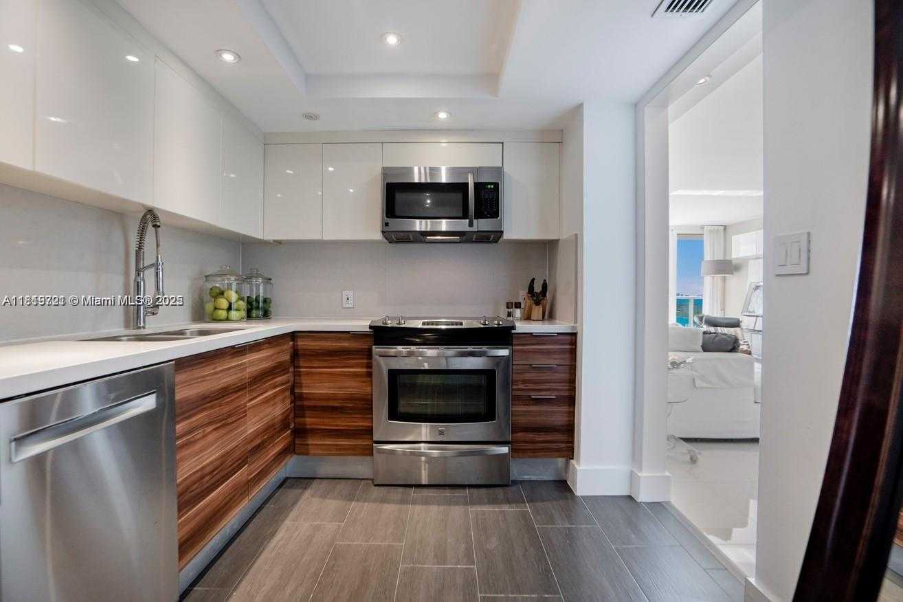 Small Image of 100 BAYVIEW DR #1622, Sunny Isles Beach Number 10