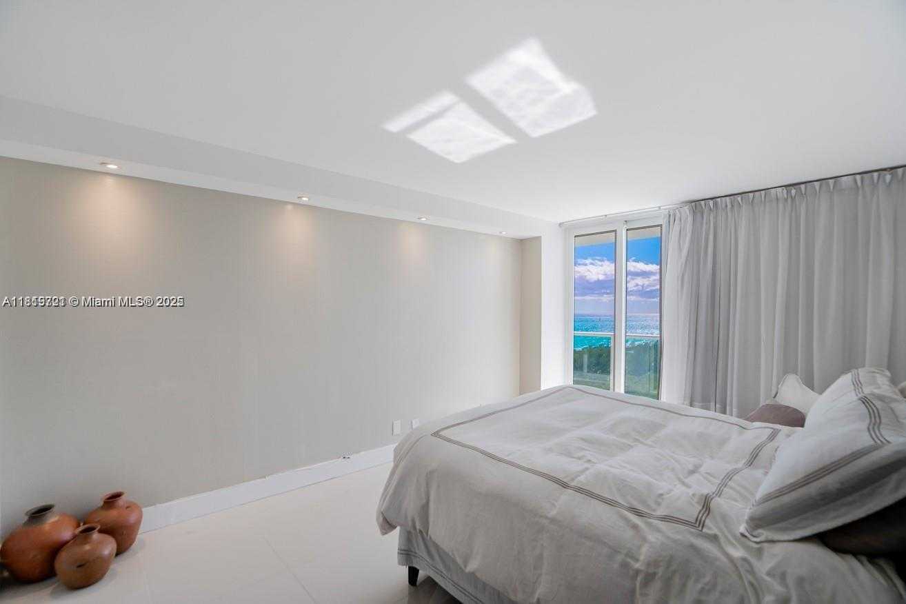 Small Image of 100 BAYVIEW DR #1622, Sunny Isles Beach Number 12
