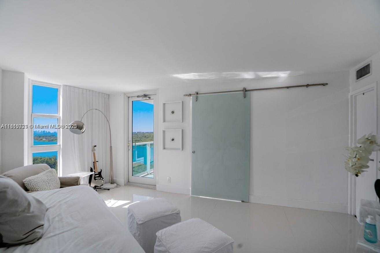 Small Image of 100 BAYVIEW DR #1622, Sunny Isles Beach Number 17
