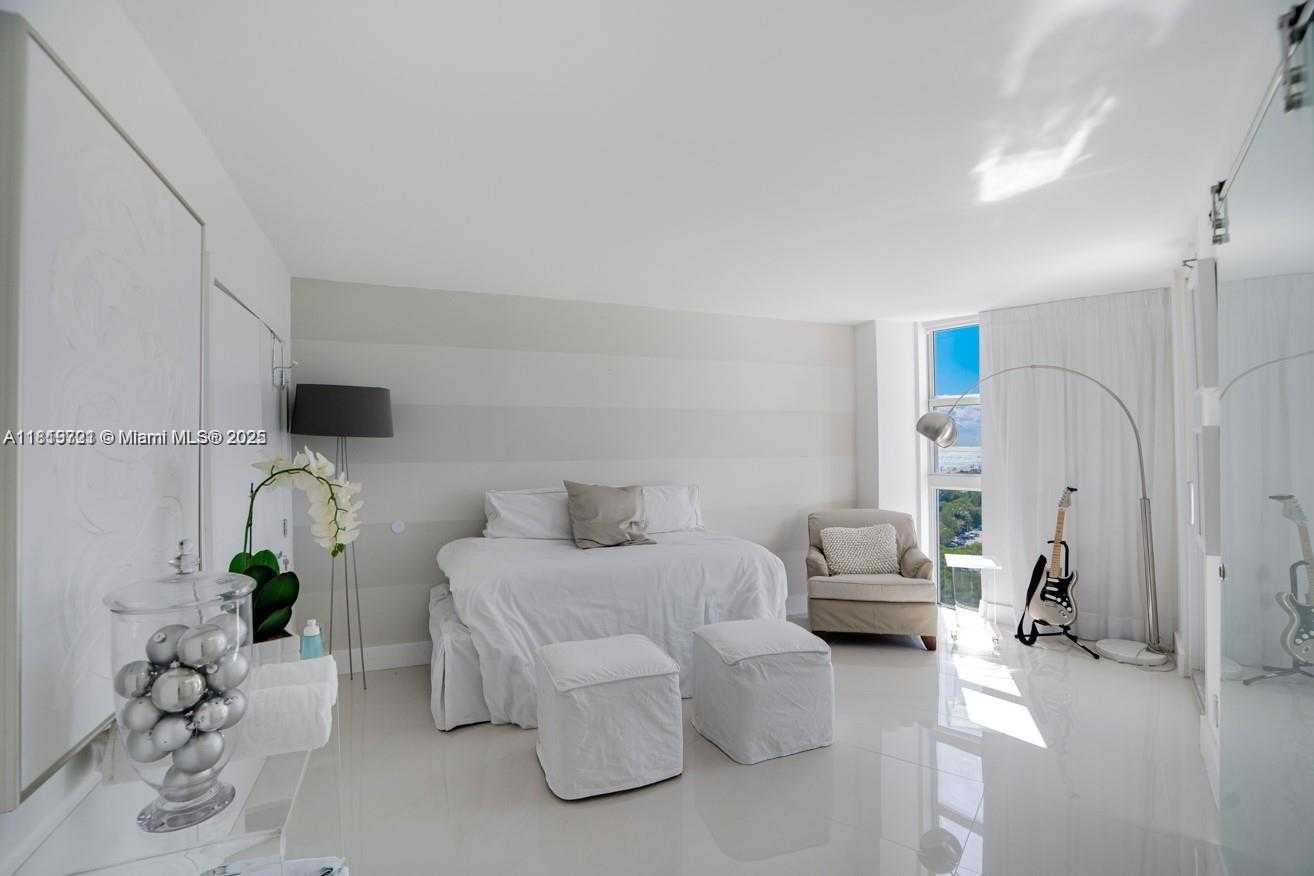 Small Image of 100 BAYVIEW DR #1622, Sunny Isles Beach Number 18