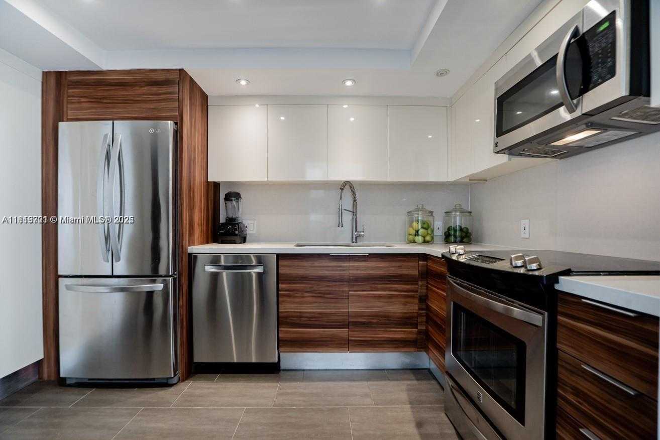 Small Image of 100 BAYVIEW DR #1622, Sunny Isles Beach Number 8