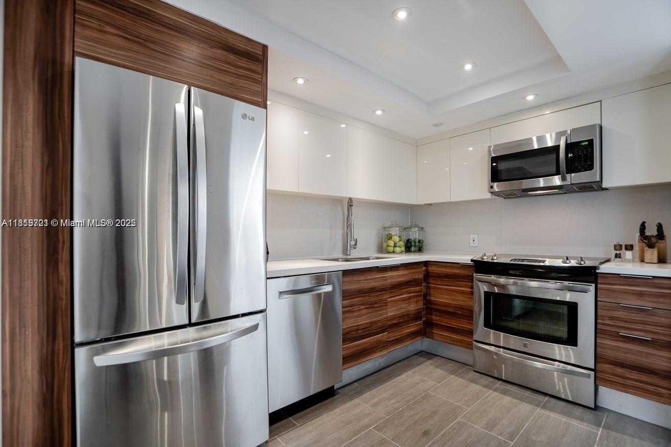 Small Image of 100 BAYVIEW DR #1622, Sunny Isles Beach Number 9