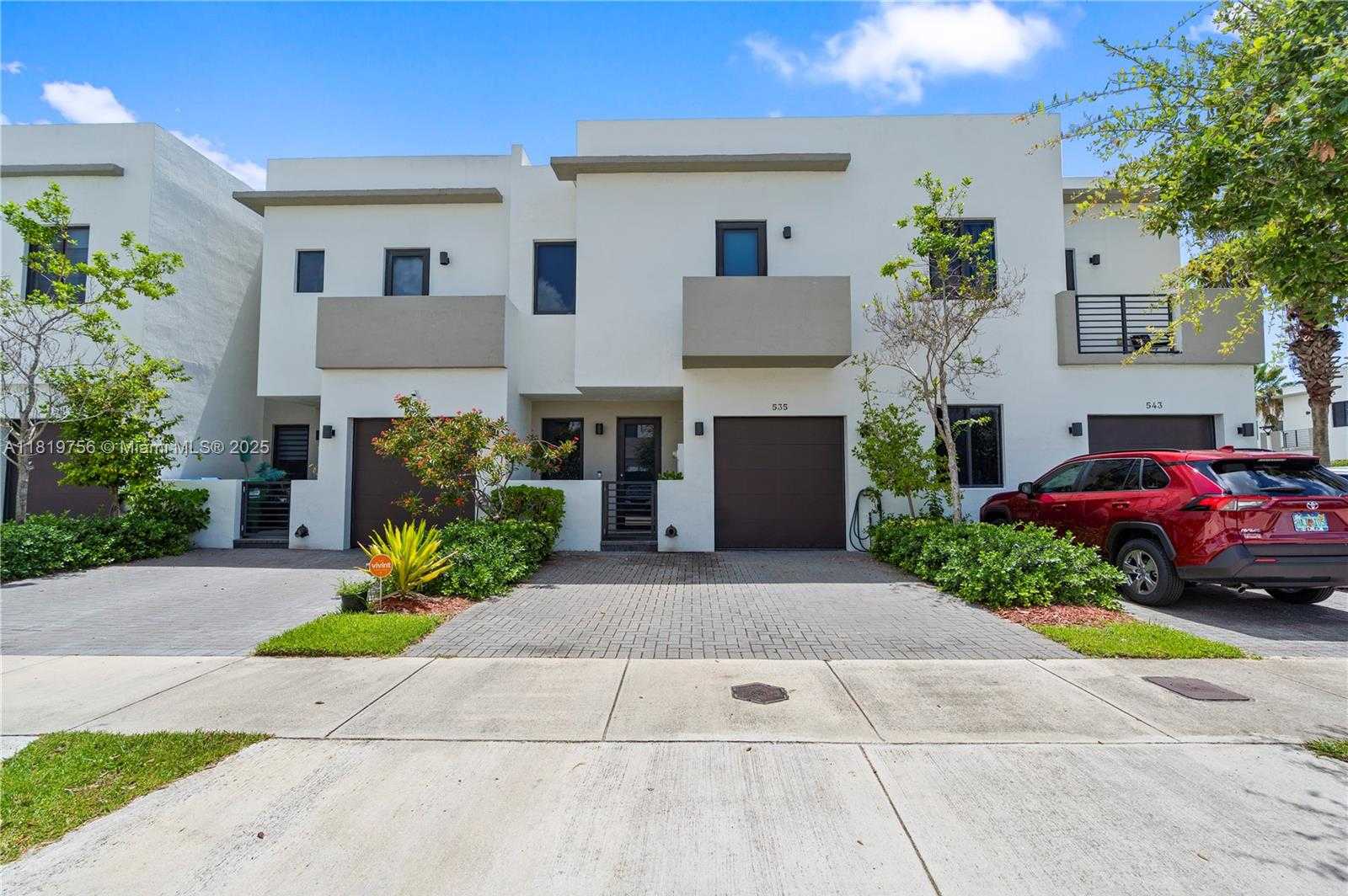 Small Image of 535 SOUTH WEST 91ST PL, Miami Number 2