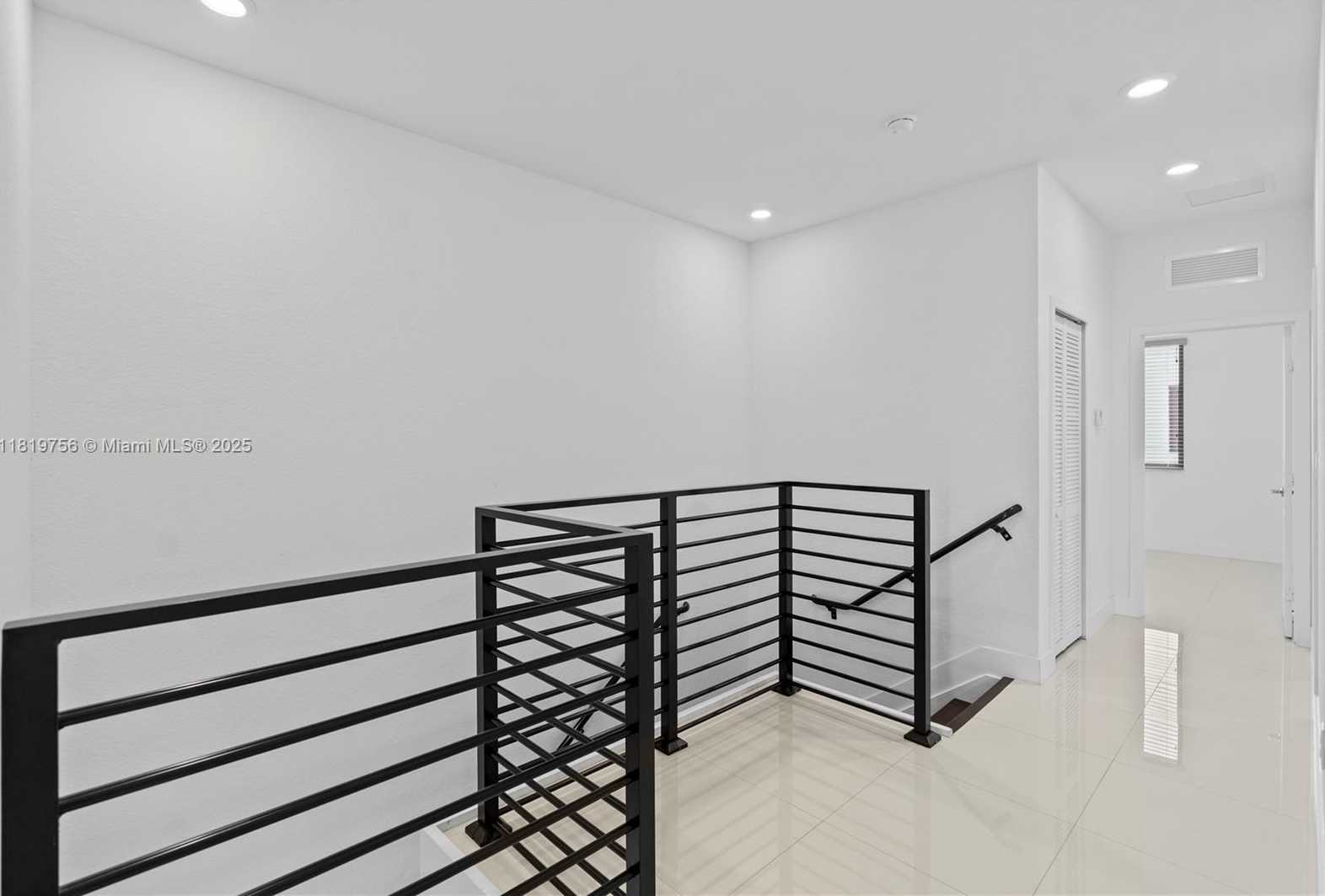 Small Image of 535 SOUTH WEST 91ST PL, Miami Number 20