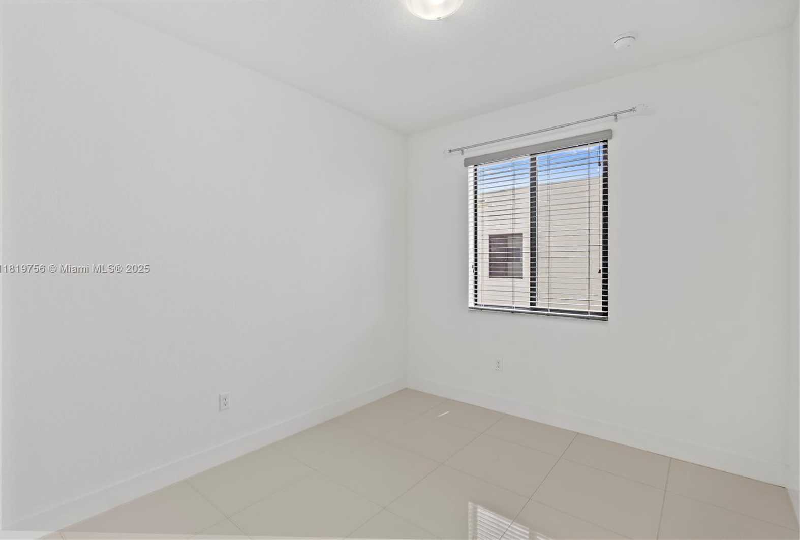 Small Image of 535 SOUTH WEST 91ST PL, Miami Number 22