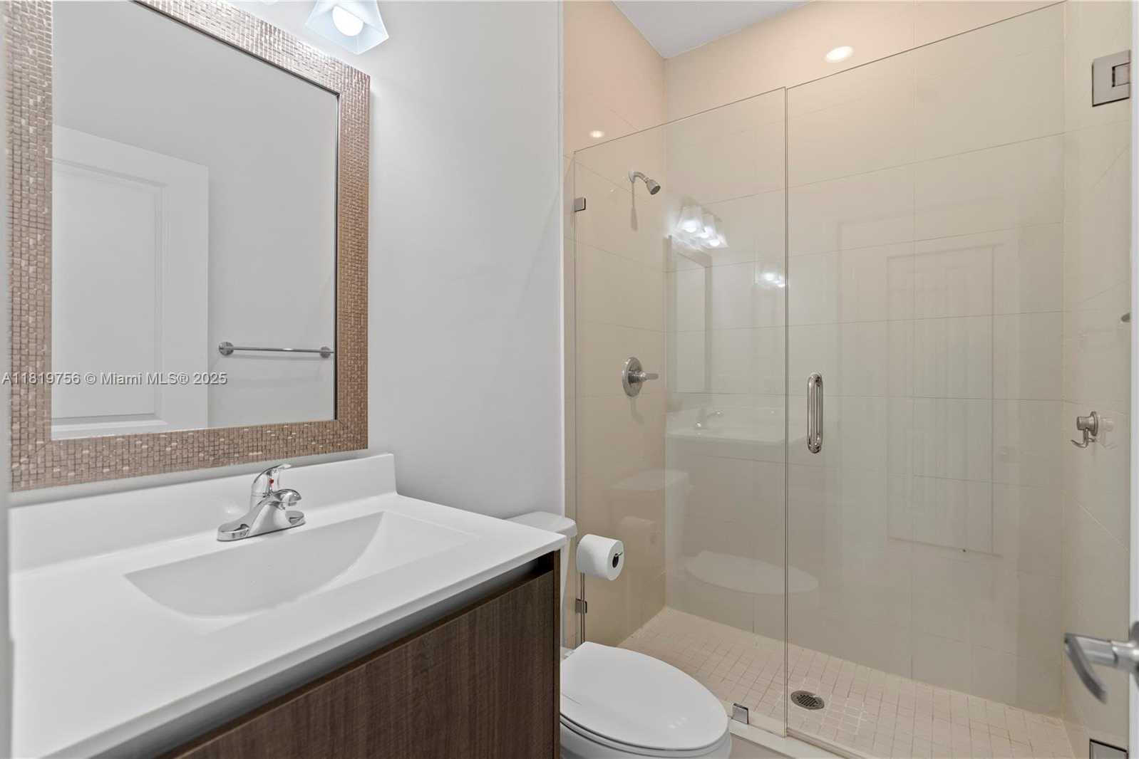 Small Image of 535 SOUTH WEST 91ST PL, Miami Number 28
