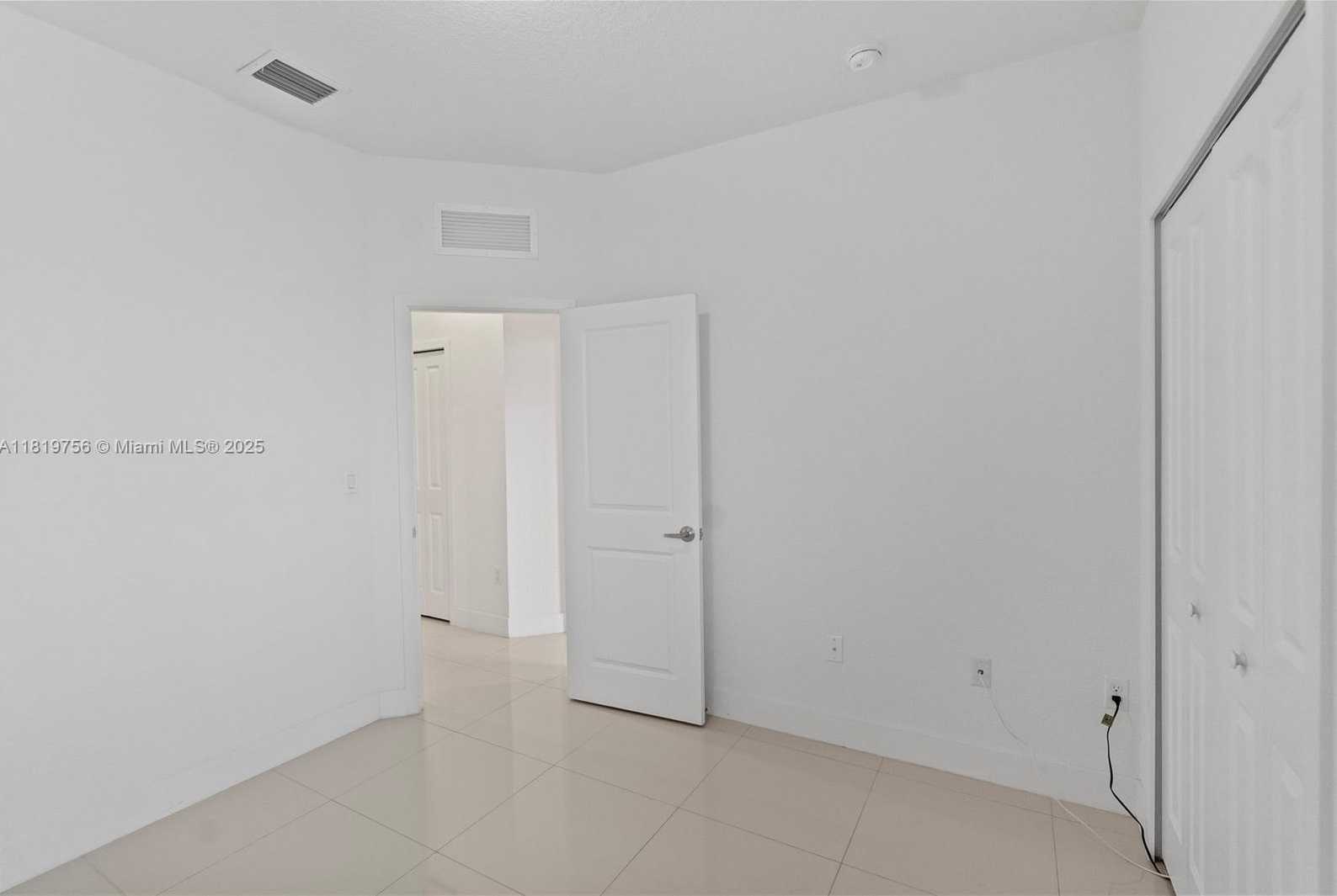 Small Image of 535 SOUTH WEST 91ST PL, Miami Number 30