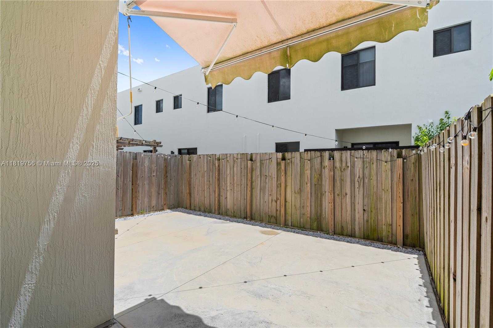 Small Image of 535 SOUTH WEST 91ST PL, Miami Number 37