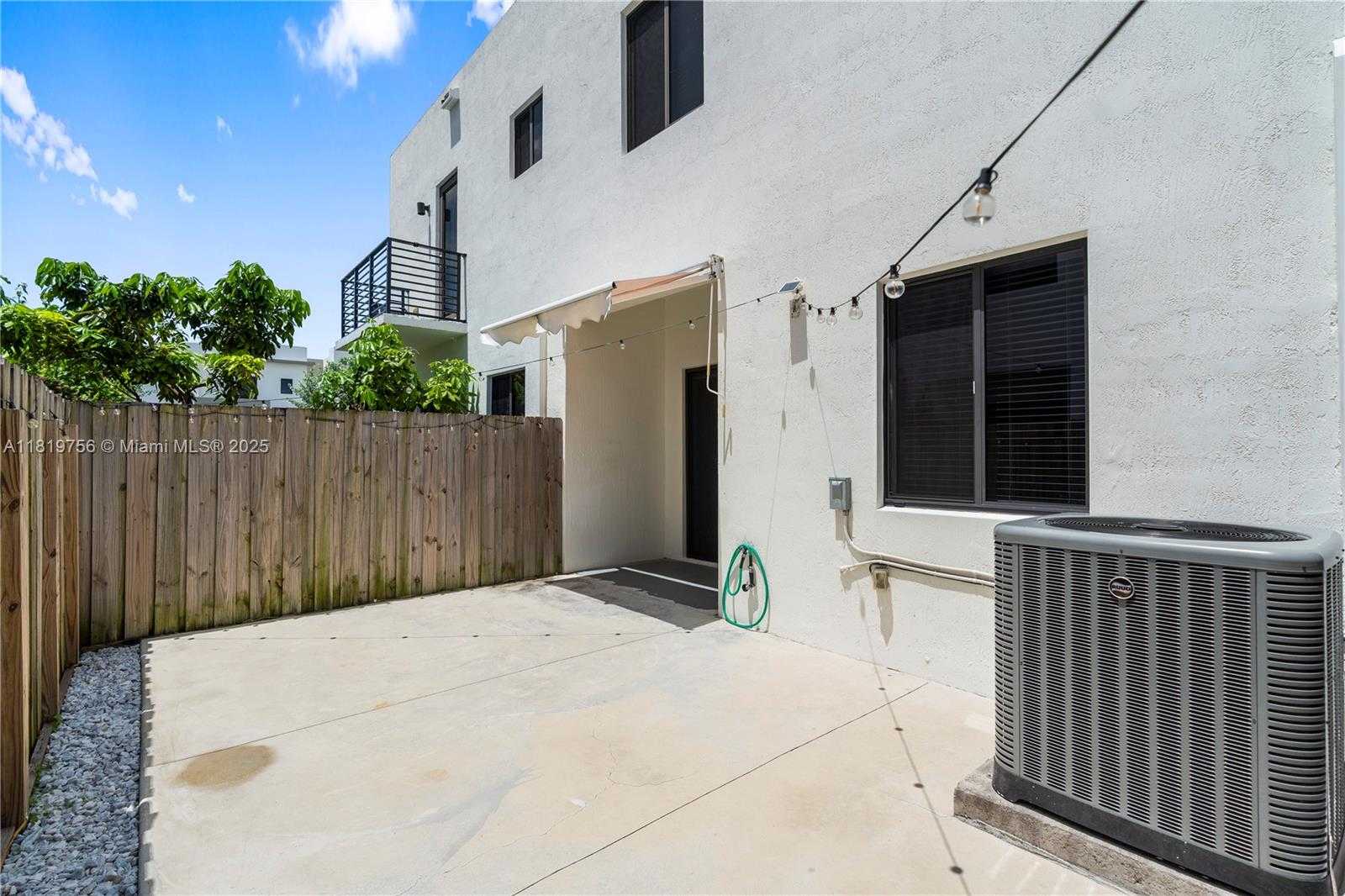 Small Image of 535 SOUTH WEST 91ST PL, Miami Number 38