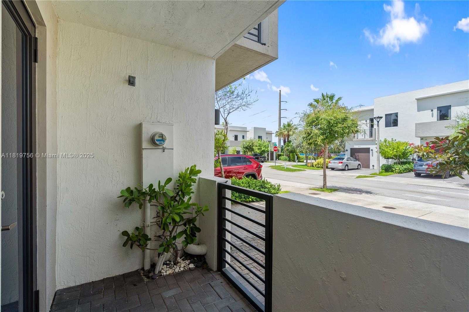 Small Image of 535 SOUTH WEST 91ST PL, Miami Number 4