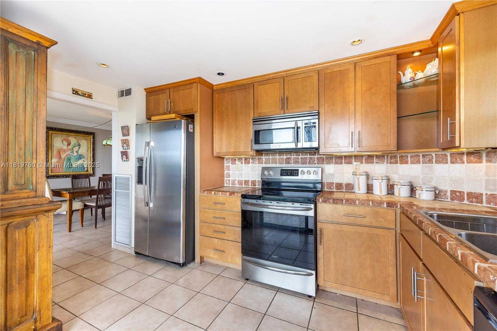 Small Image of 2333 BRICKELL AVE #416, Miami Number 12