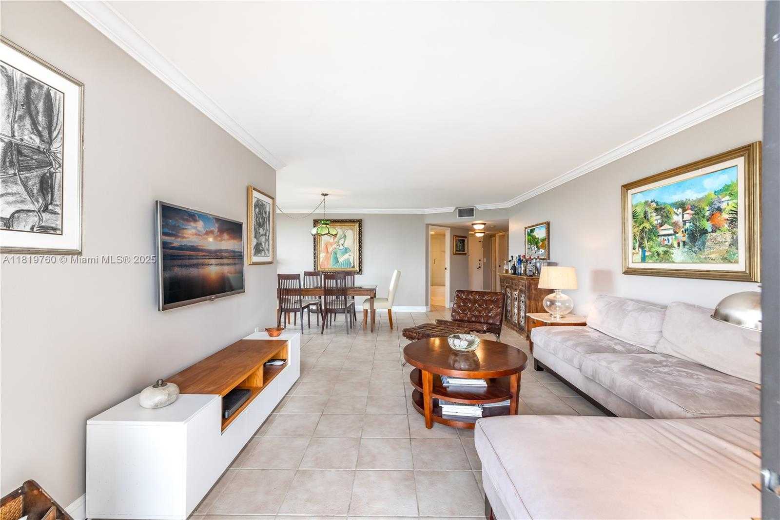 Small Image of 2333 BRICKELL AVE #416, Miami Number 4
