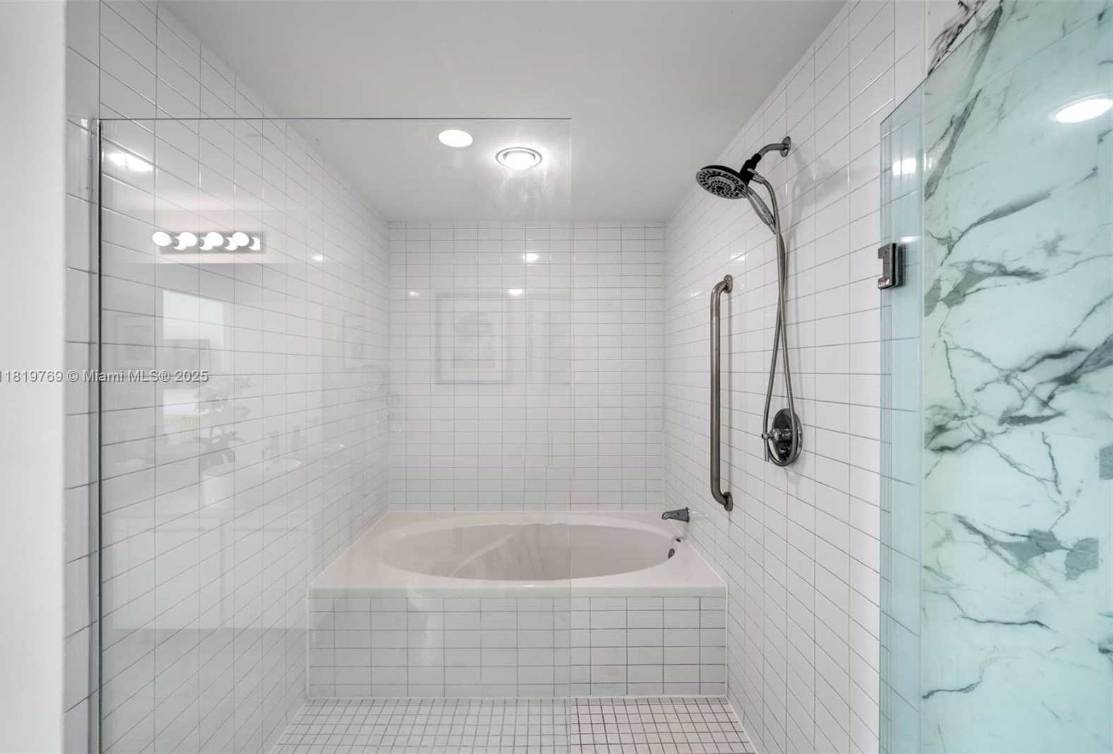 Small Image of 888 BISCAYNE BLVD #2909, Miami Number 15