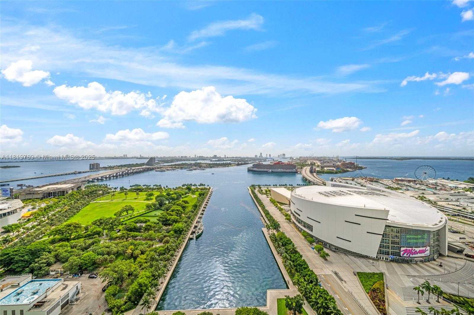 Small Image of 888 BISCAYNE BLVD #2909, Miami Number 22
