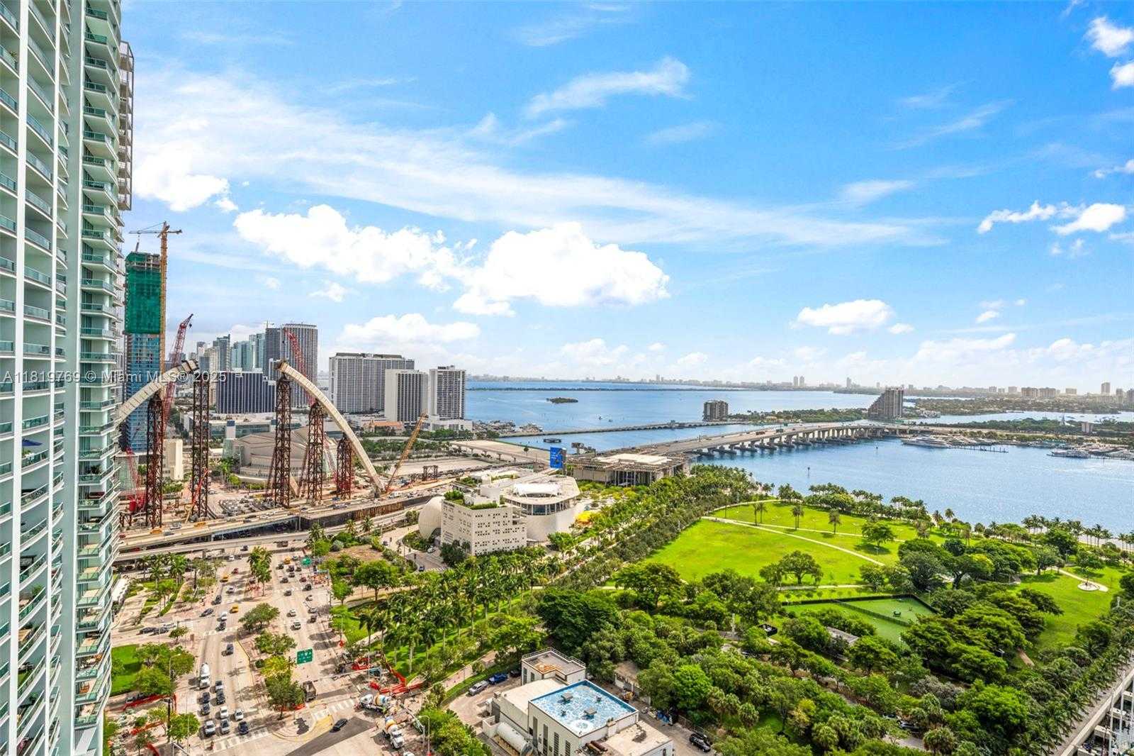Small Image of 888 BISCAYNE BLVD #2909, Miami Number 23