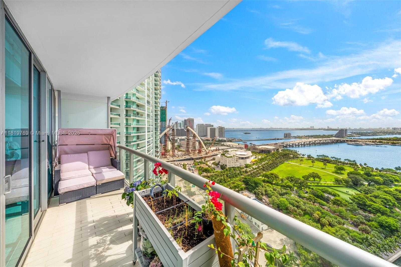 Small Image of 888 BISCAYNE BLVD #2909, Miami Number 24