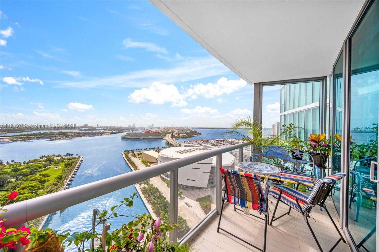 Small Image of 888 BISCAYNE BLVD #2909, Miami Number 25