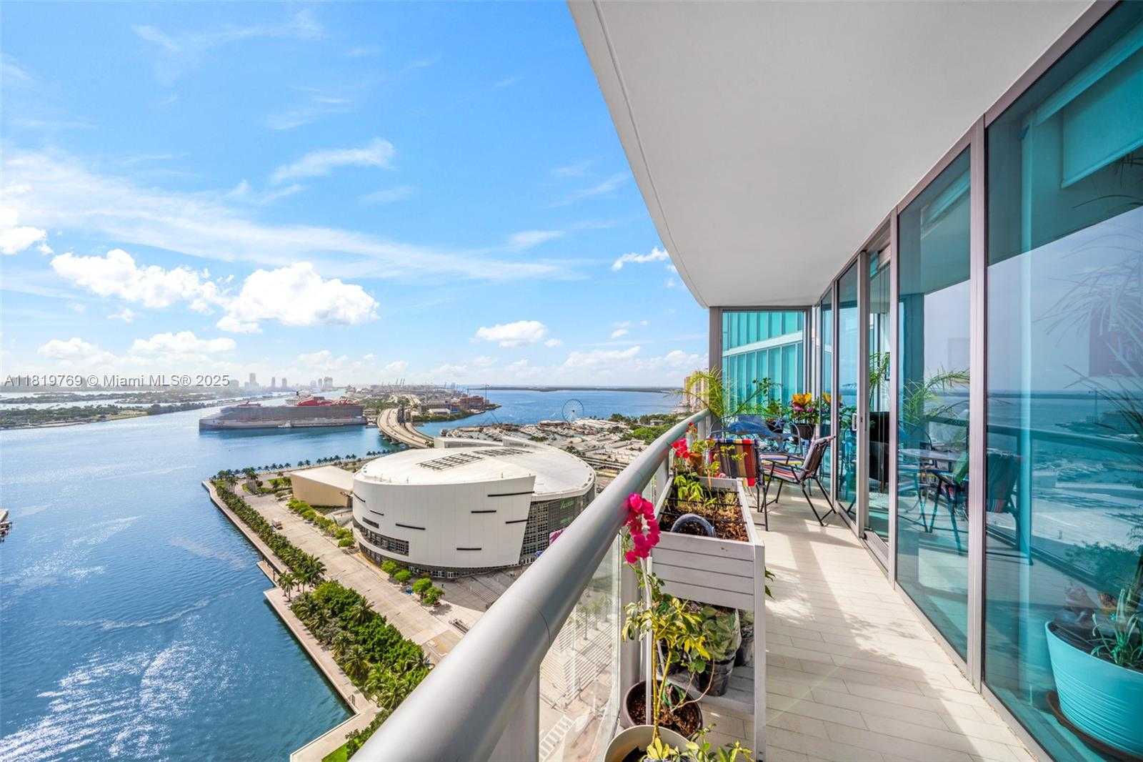 Small Image of 888 BISCAYNE BLVD #2909, Miami Number 26