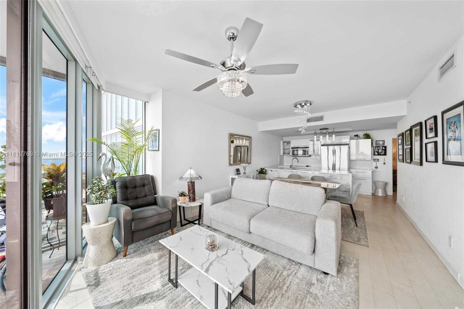 Small Image of 888 BISCAYNE BLVD #2909, Miami Number 3
