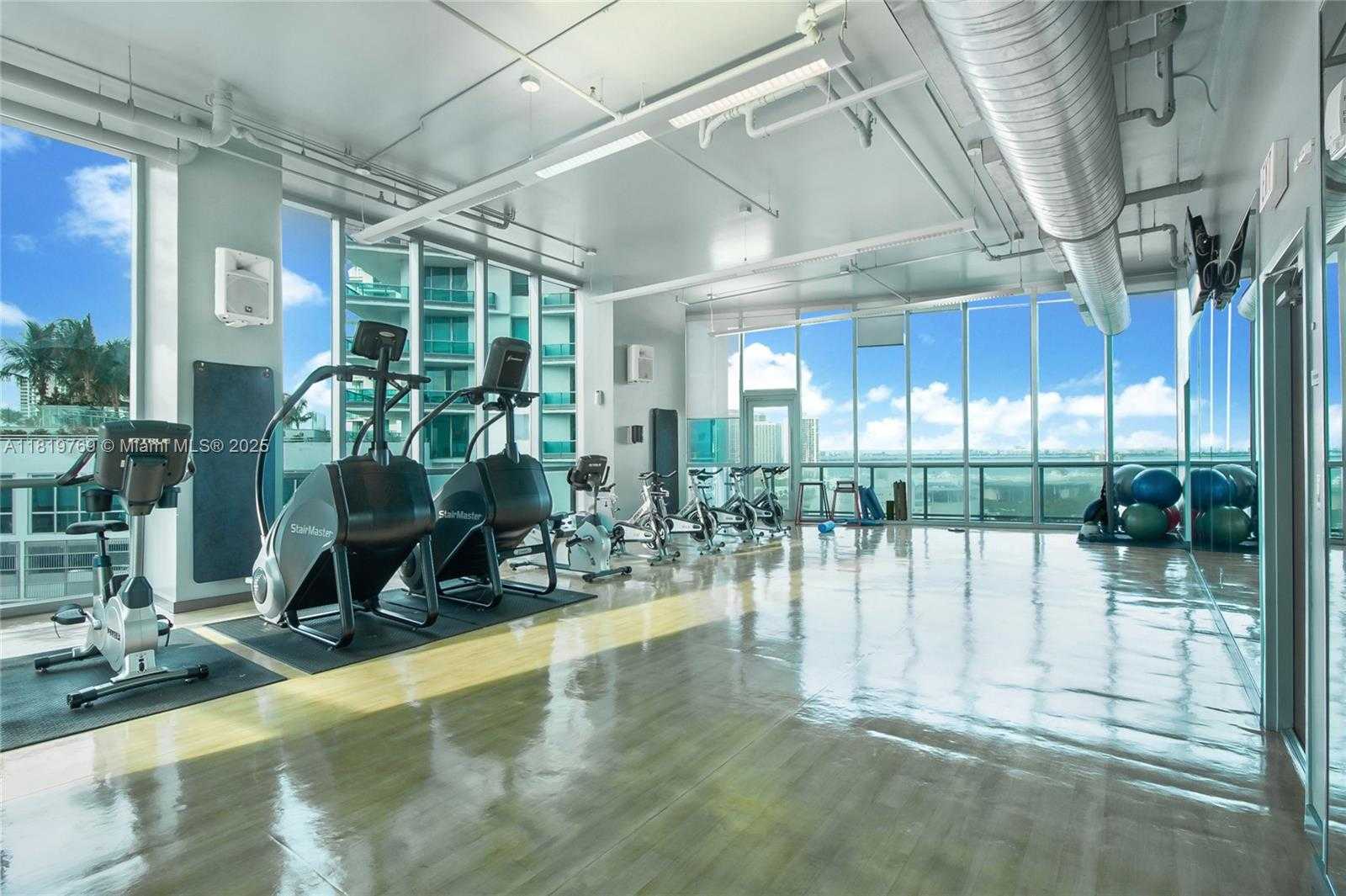 Small Image of 888 BISCAYNE BLVD #2909, Miami Number 36