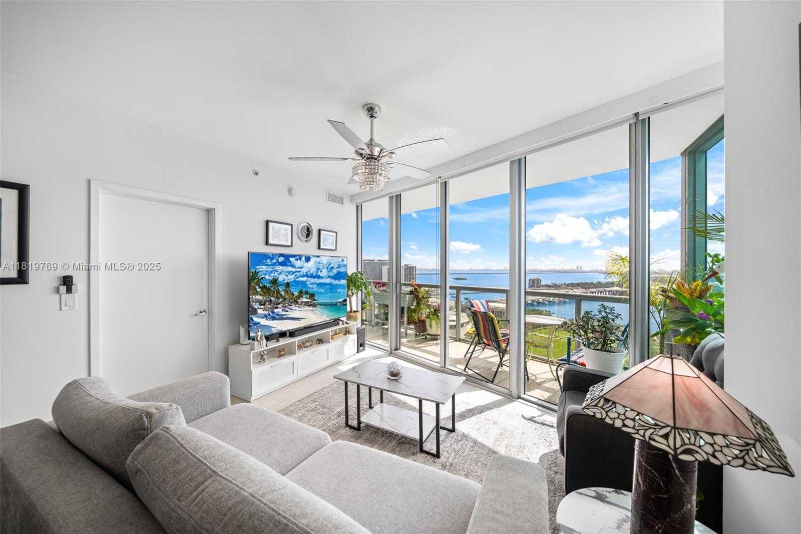 Small Image of 888 BISCAYNE BLVD #2909, Miami Number 5