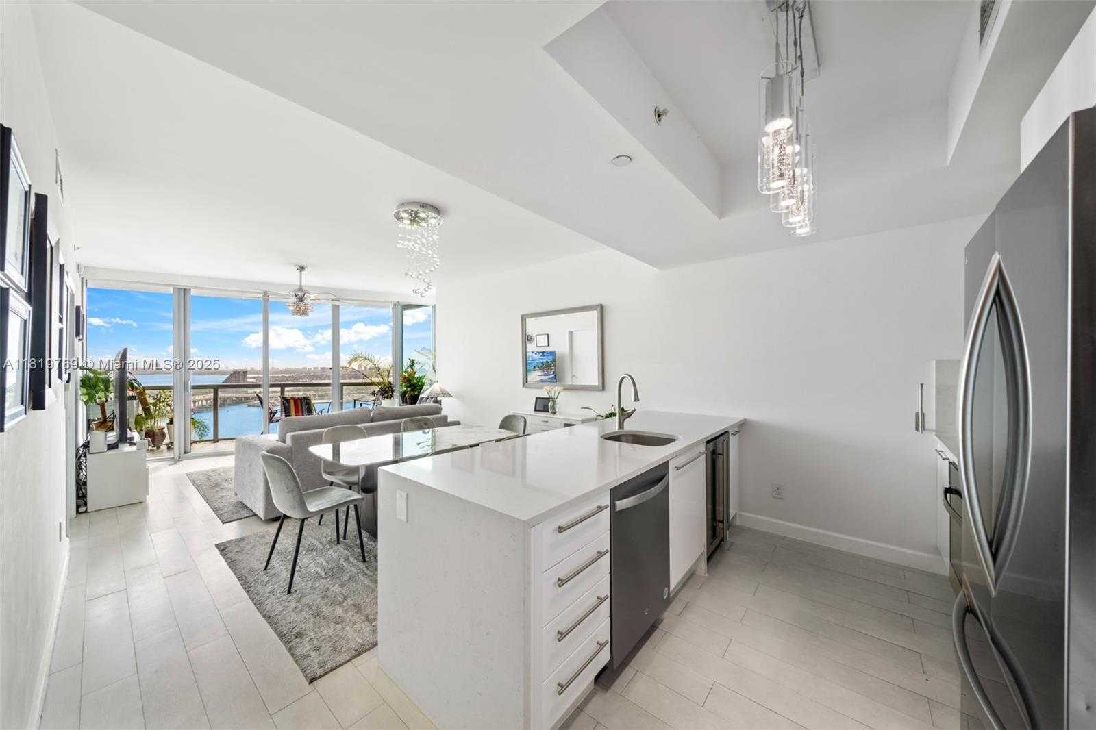 Small Image of 888 BISCAYNE BLVD #2909, Miami Number 8