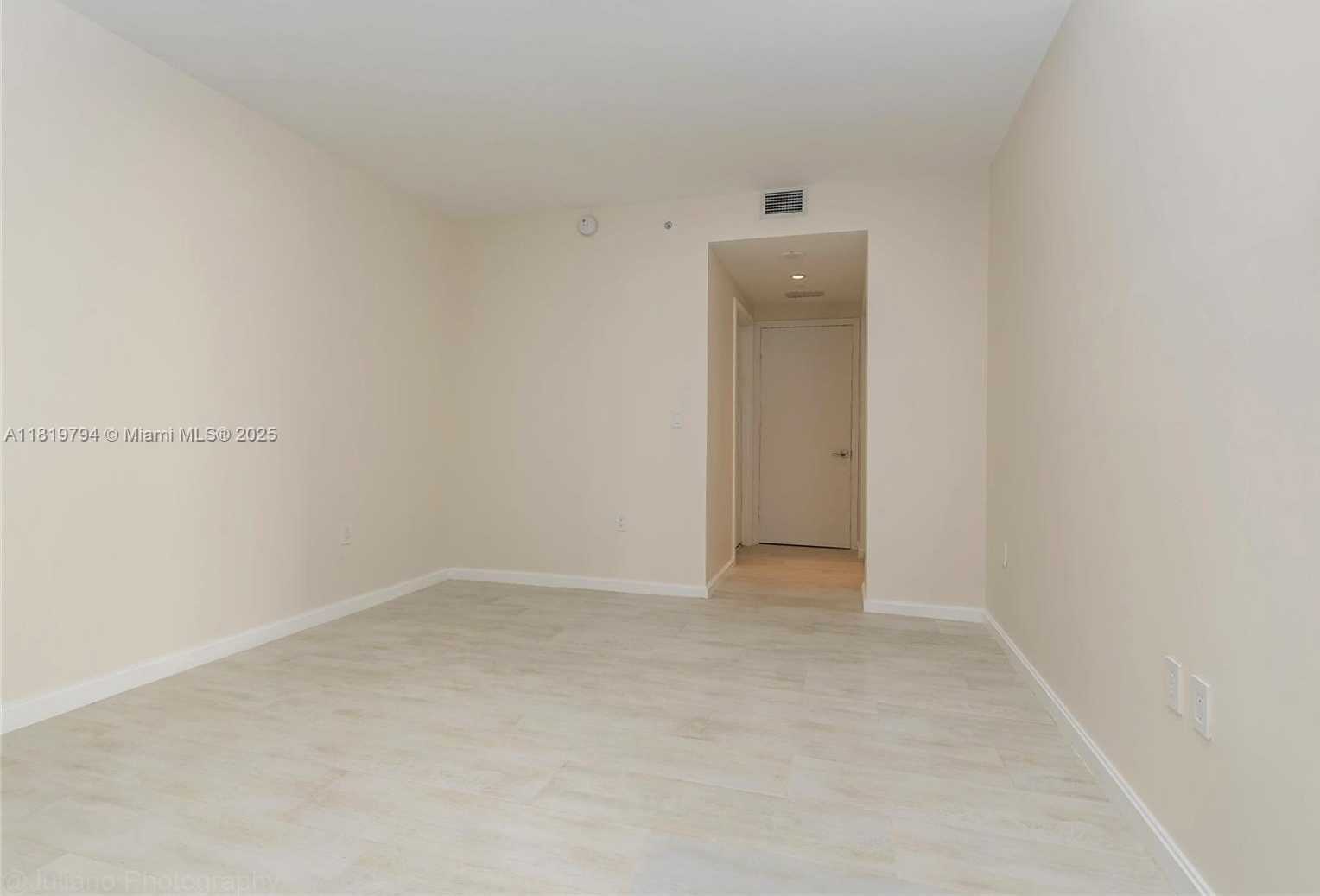 Small Image of 45 SOUTH WEST 9TH ST #1606, Miami Number 14