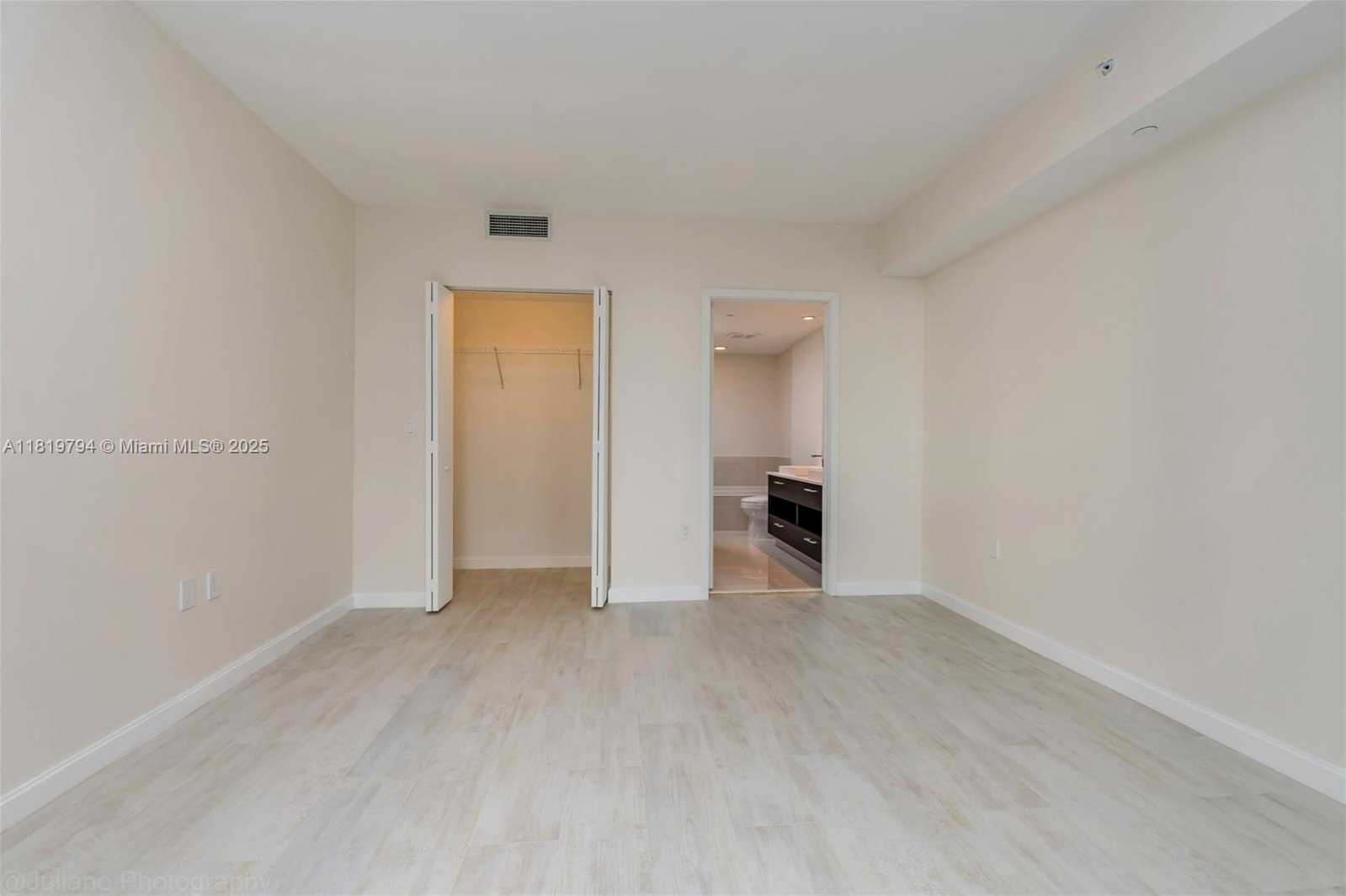 Small Image of 45 SOUTH WEST 9TH ST #1606, Miami Number 19