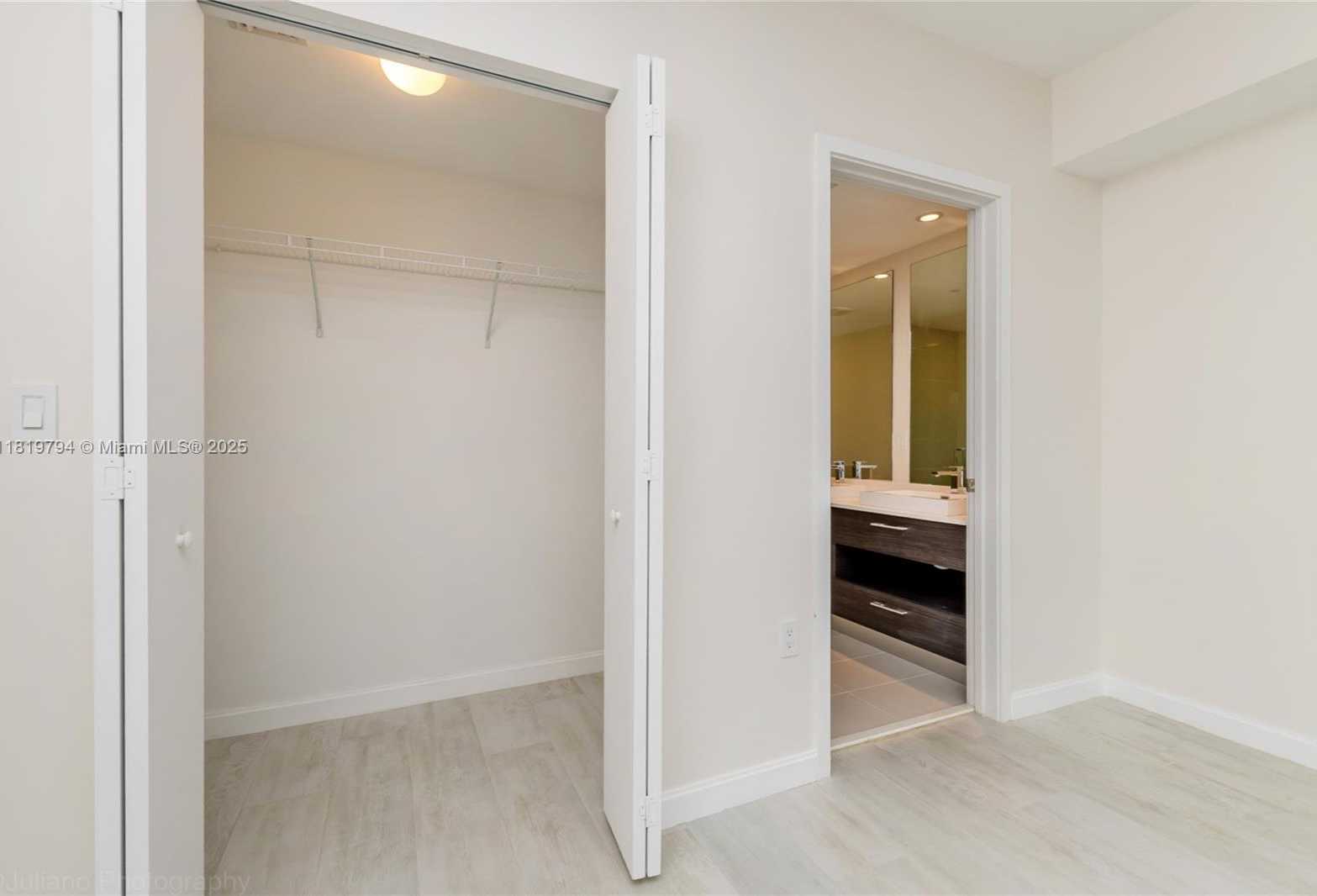 Small Image of 45 SOUTH WEST 9TH ST #1606, Miami Number 23