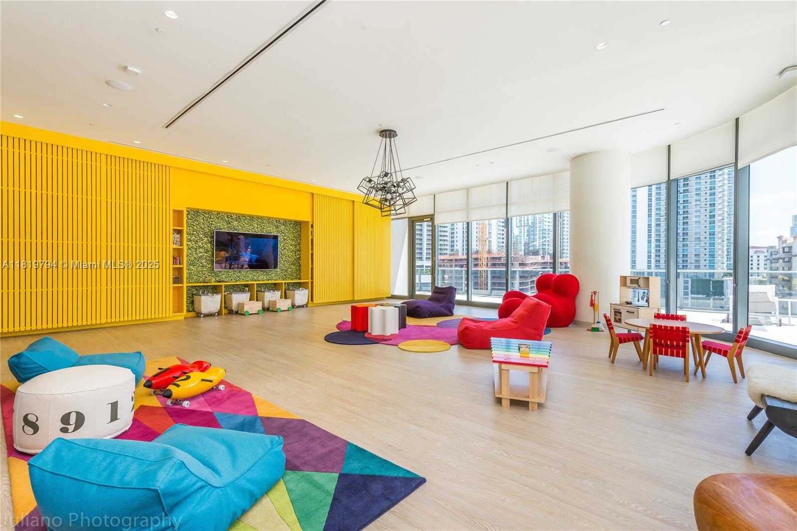 Small Image of 45 SOUTH WEST 9TH ST #1606, Miami Number 27