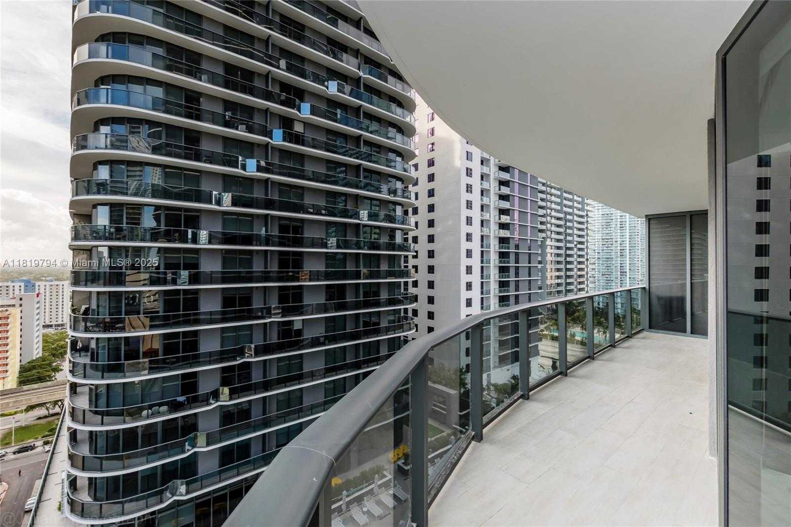 Small Image of 45 SOUTH WEST 9TH ST #1606, Miami Number 4