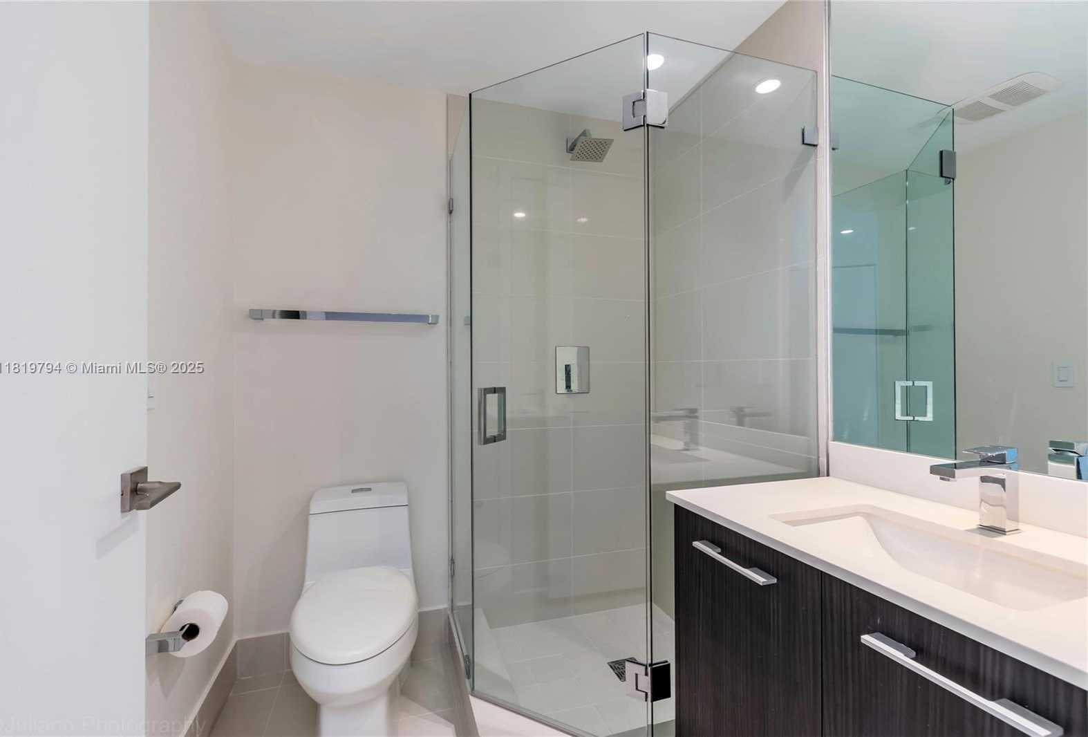 Small Image of 45 SOUTH WEST 9TH ST #1606, Miami Number 9