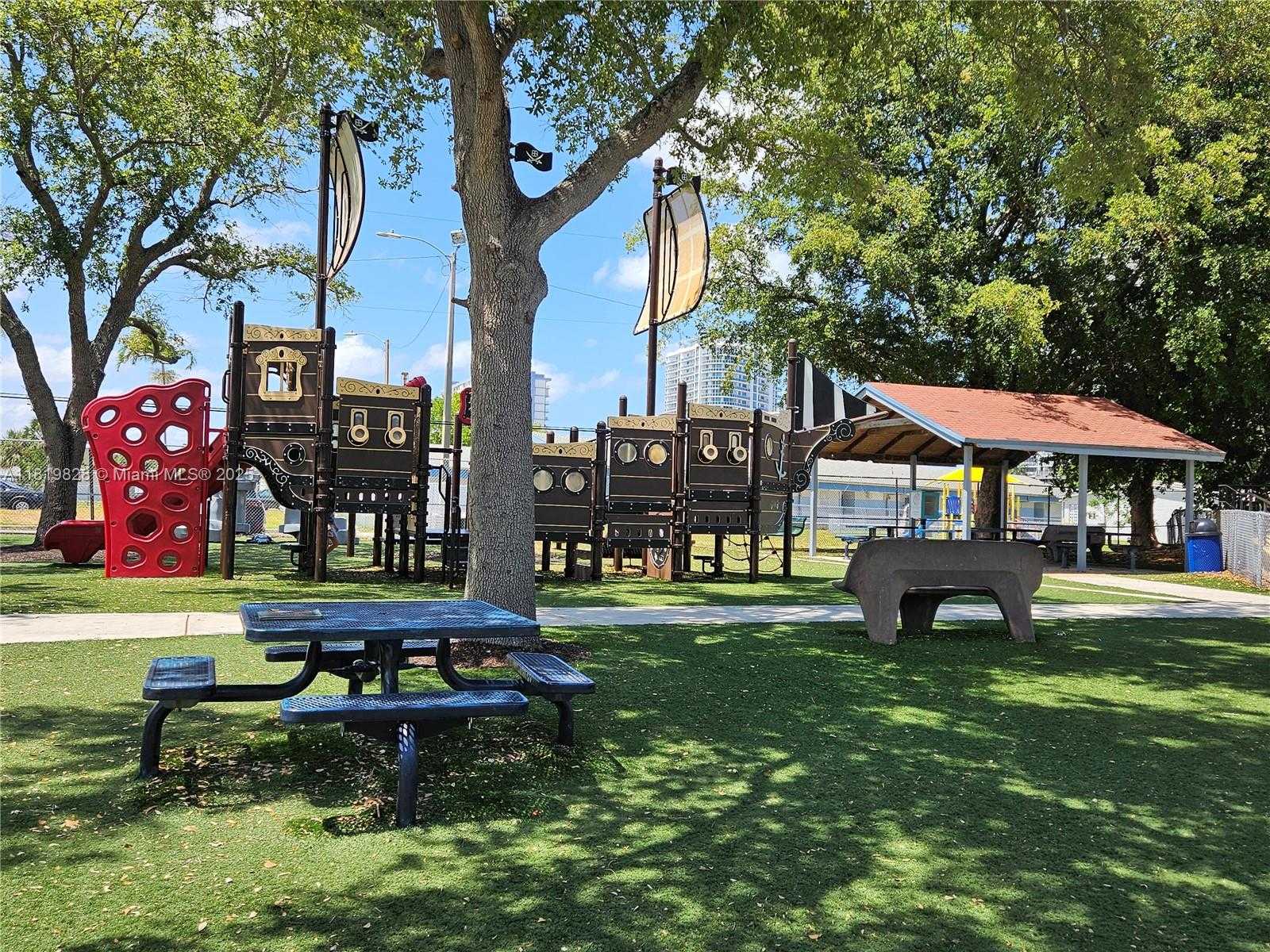 Small Image of 7501 EAST TREASURE DR #1L, North Bay Village Number 37