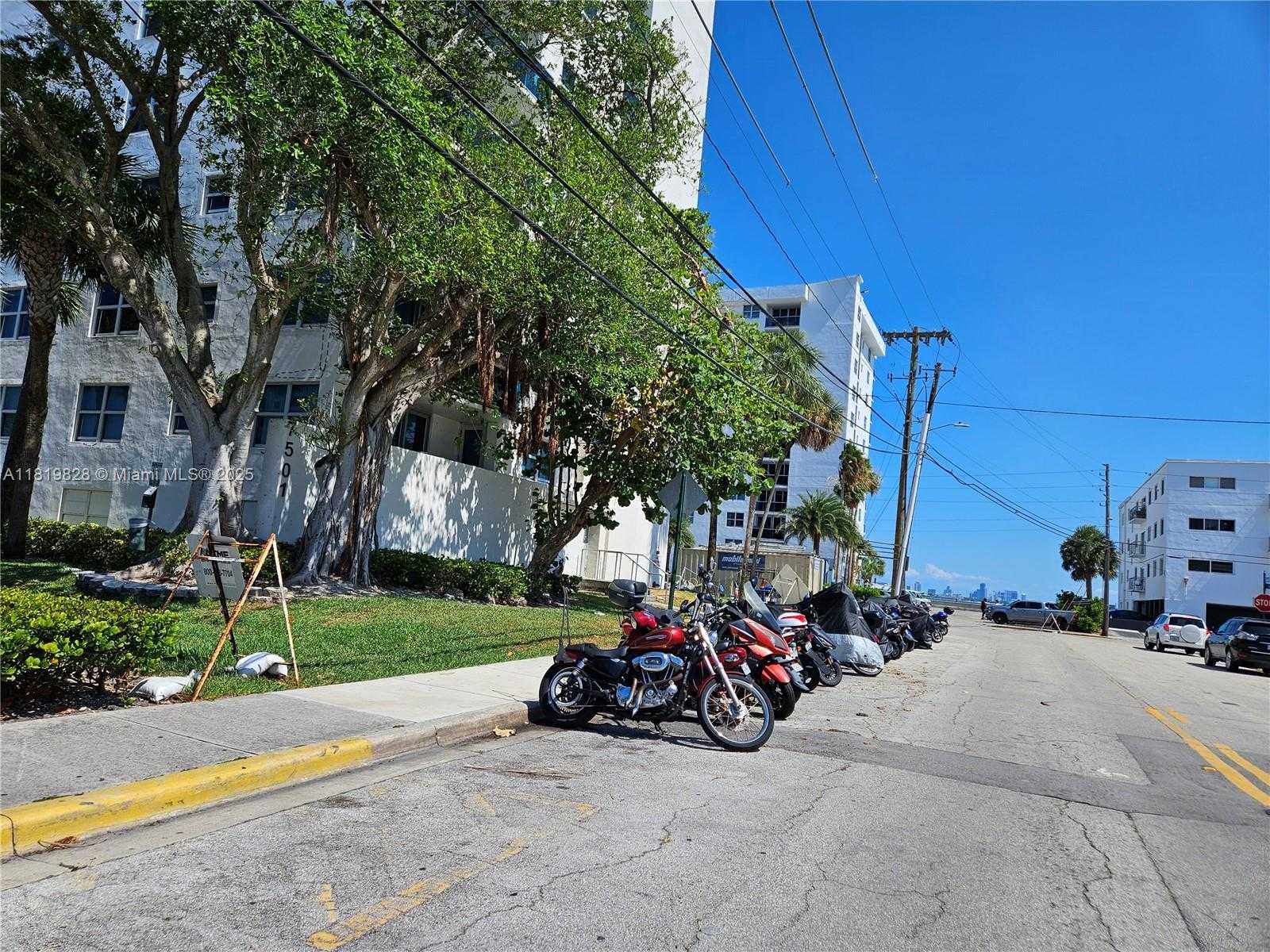 Small Image of 7501 EAST TREASURE DR #1L, North Bay Village Number 44