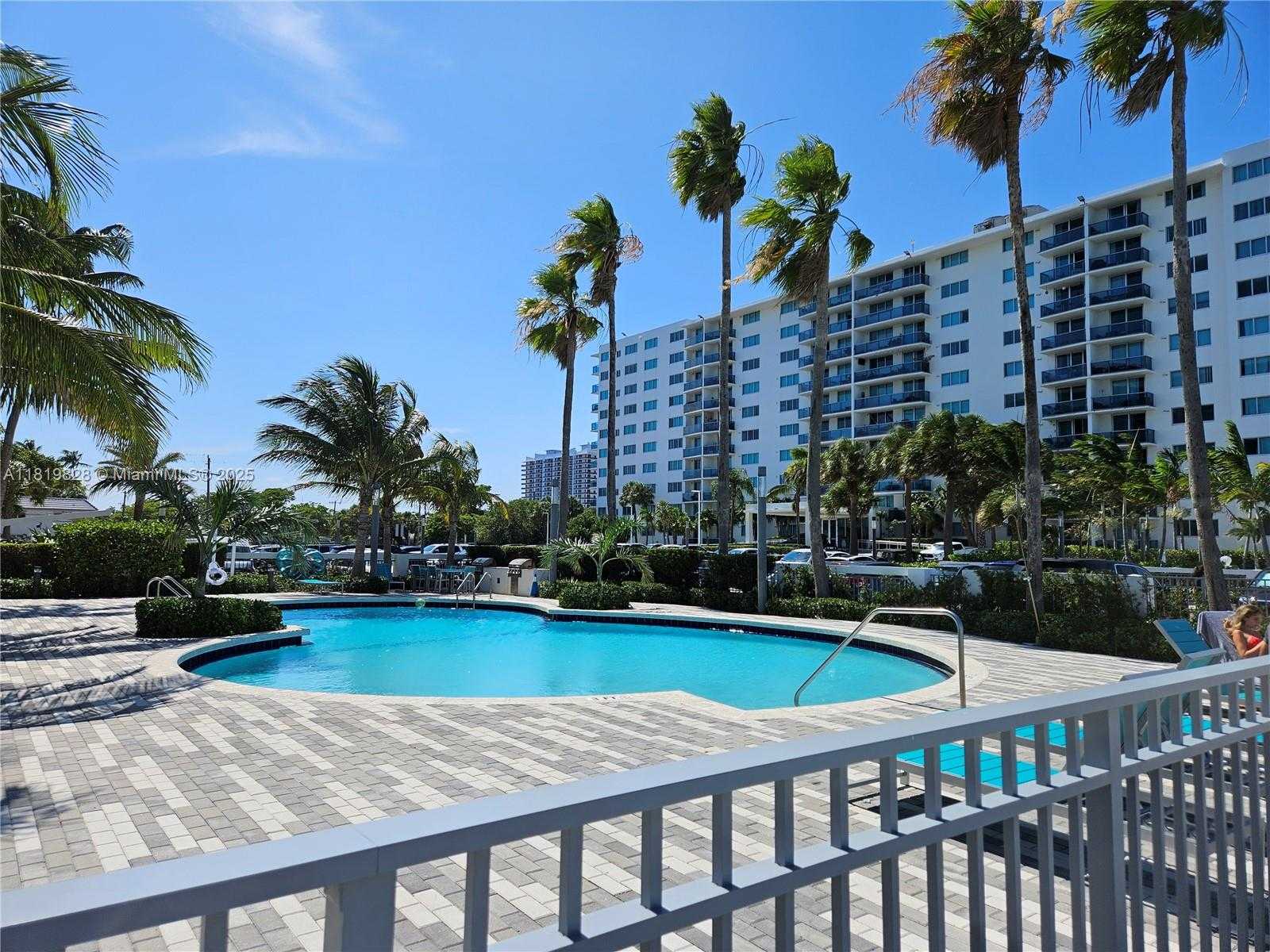 Small Image of 7501 EAST TREASURE DR #1L, North Bay Village Number 48